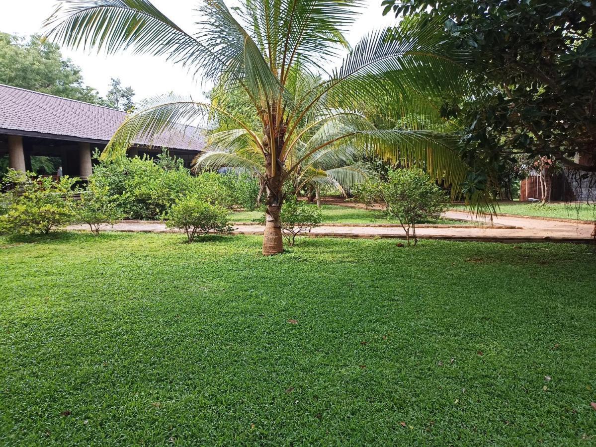 Kaveri Resort Sigiriya Eksteriør billede